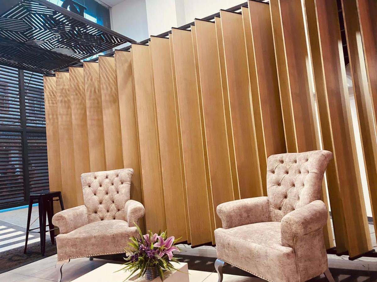 איבגו Hotel Doral Inn מראה חיצוני תמונה
