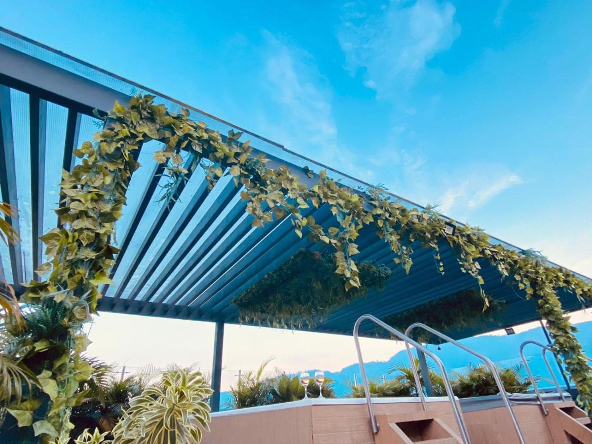 איבגו Hotel Doral Inn מראה חיצוני תמונה