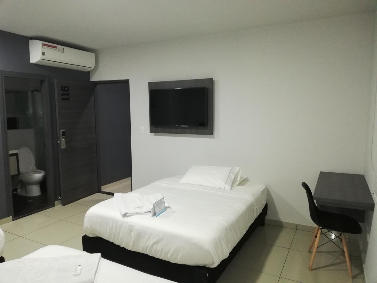 איבגו Hotel Doral Inn מראה חיצוני תמונה