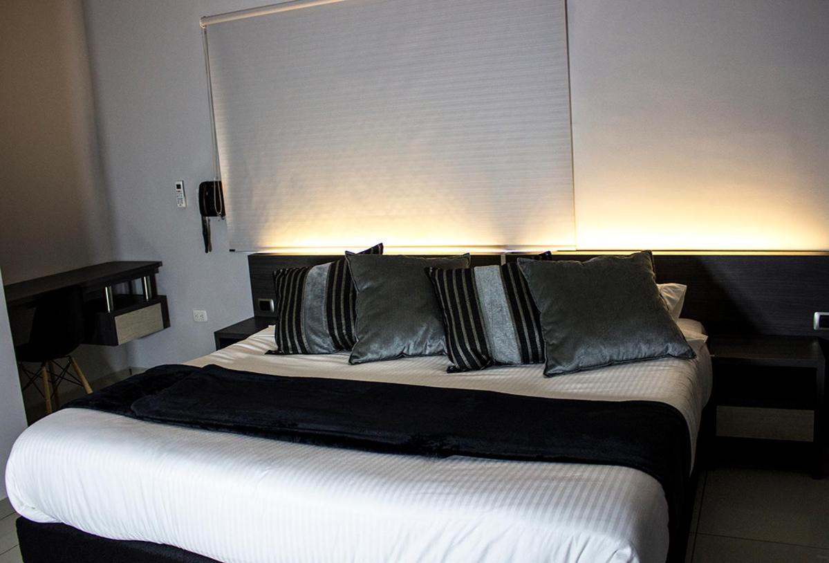 איבגו Hotel Doral Inn מראה חיצוני תמונה